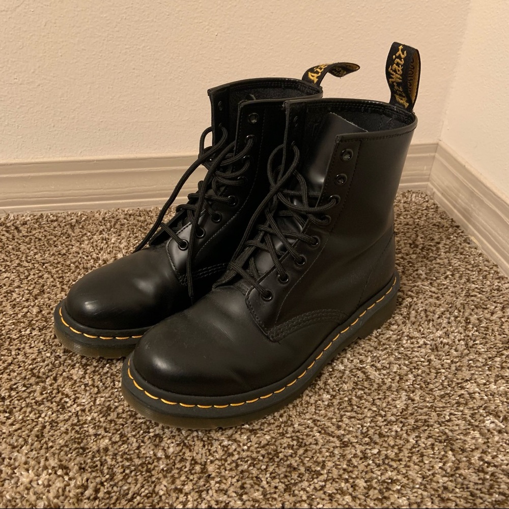 Dr. Martens 1460 W’s Smooth Leather Lace Up Boots